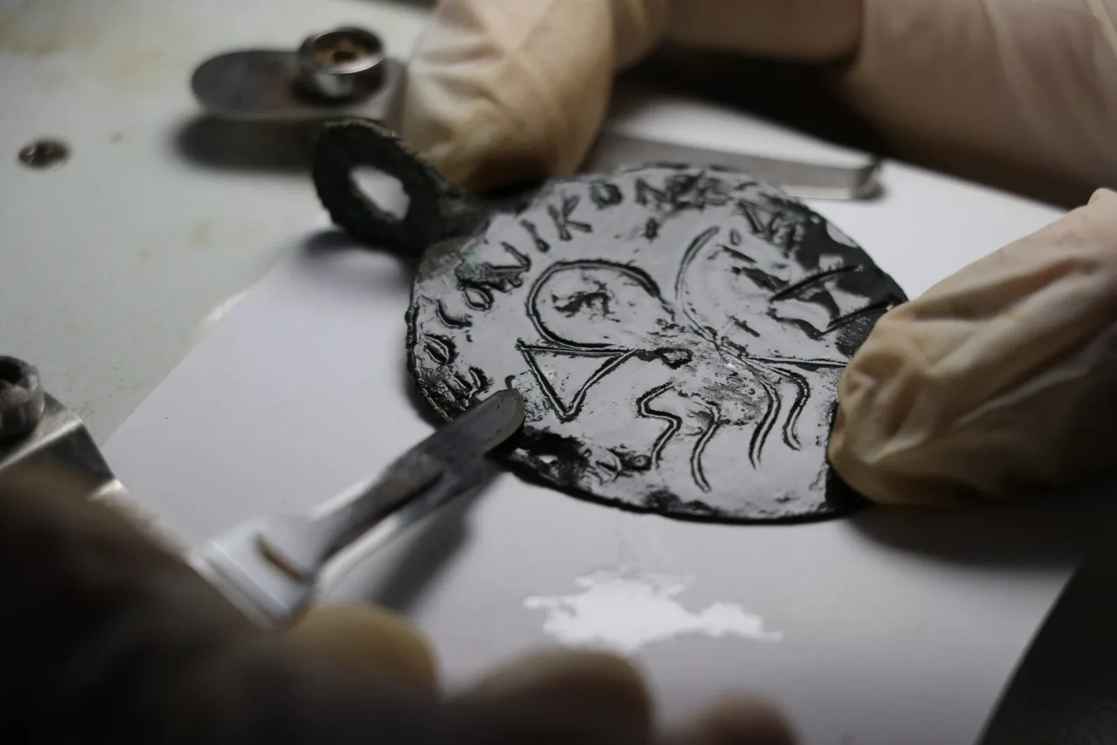 1,600-year-old Prophet Solomon pendant unearthed in Türkiye's Hadrianopolis